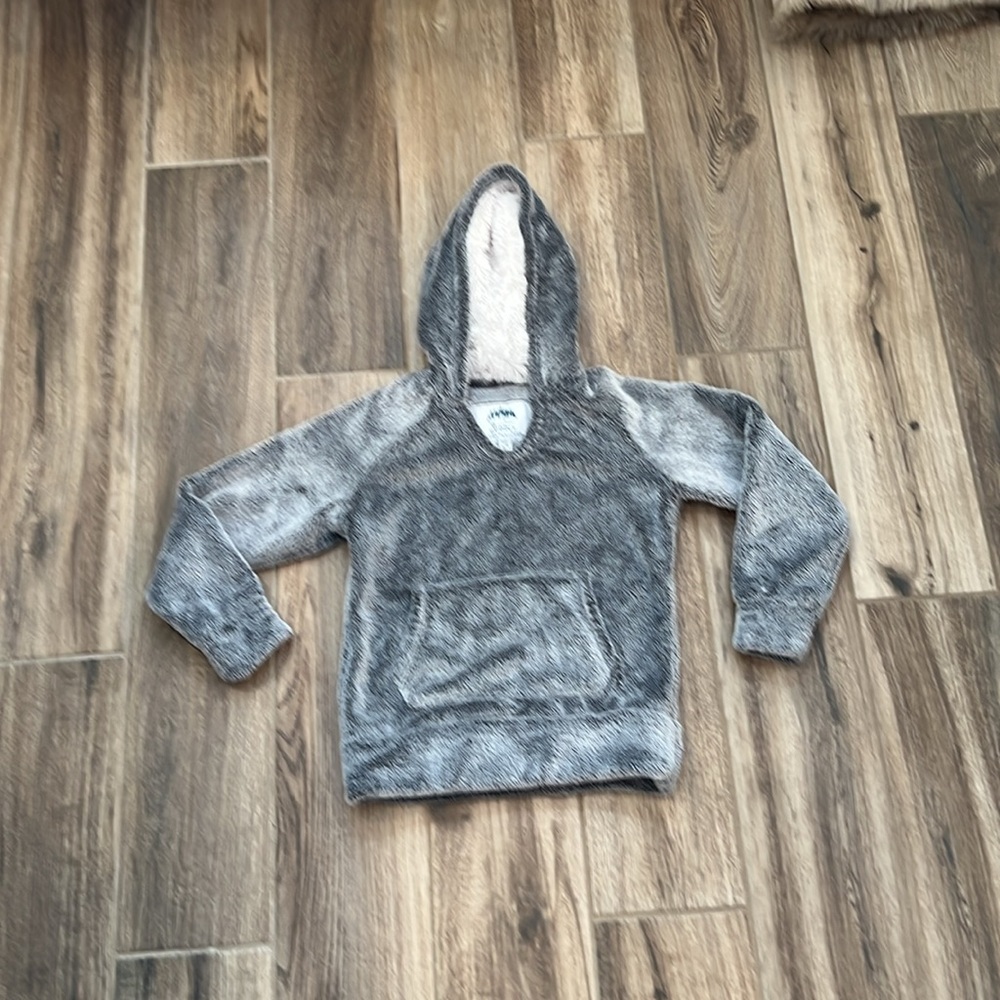 Cuddly Plush Pullover Size 5/6